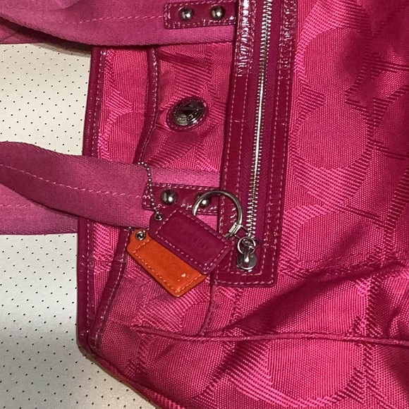 Coach logo bag GUC - Picture 3 of 11